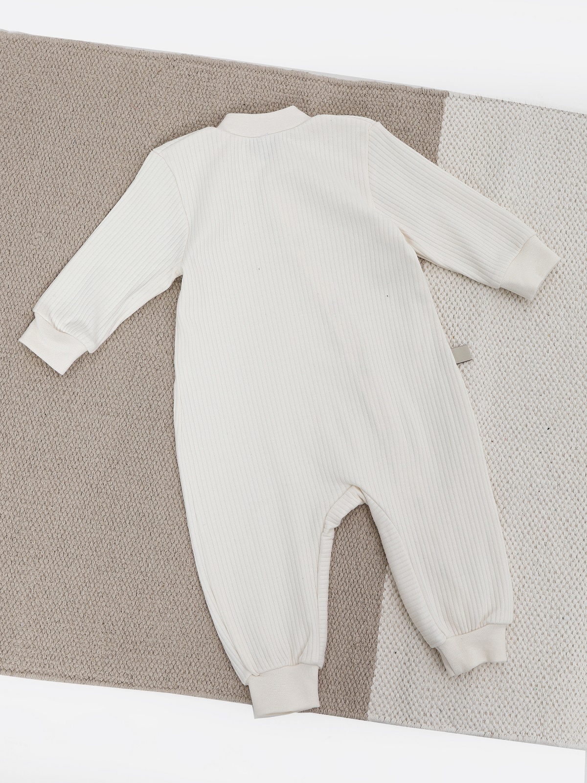 15.49 Набор из двух комбинезонов, экрю, нефрит