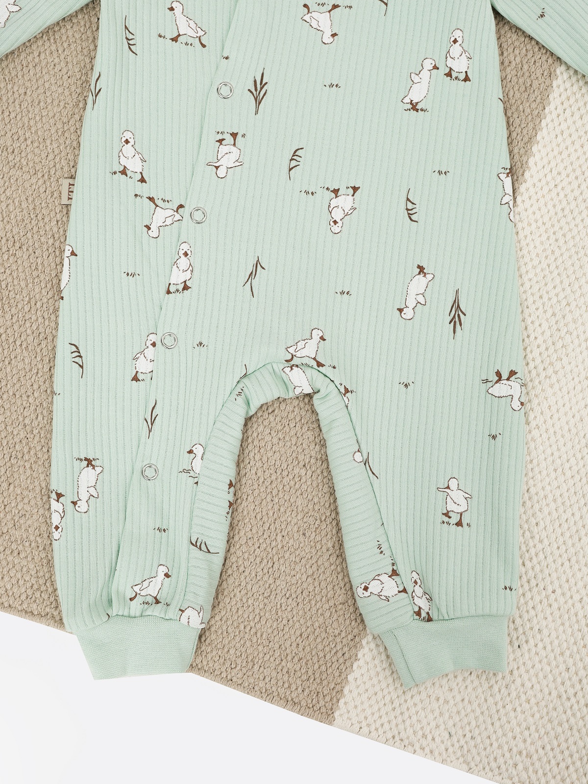 15.49 Набор из двух комбинезонов, экрю, нефрит