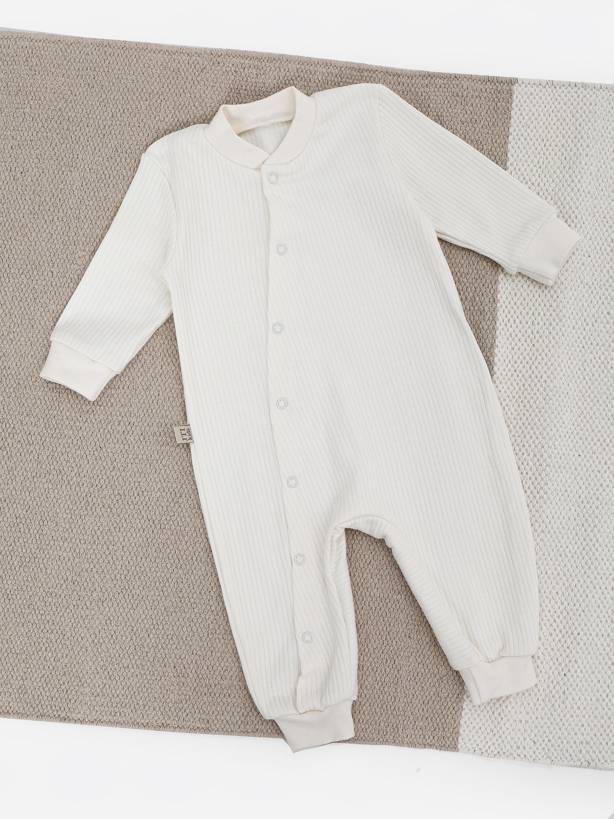 15.49 Набор из двух комбинезонов, экрю, нефрит