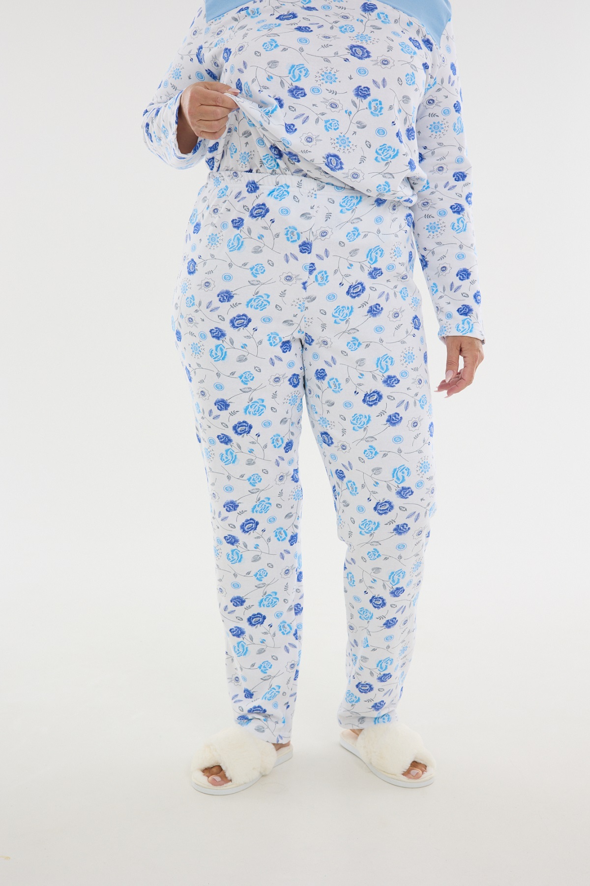 Костюм женский футер с начесом 6.143 голубой, цветы